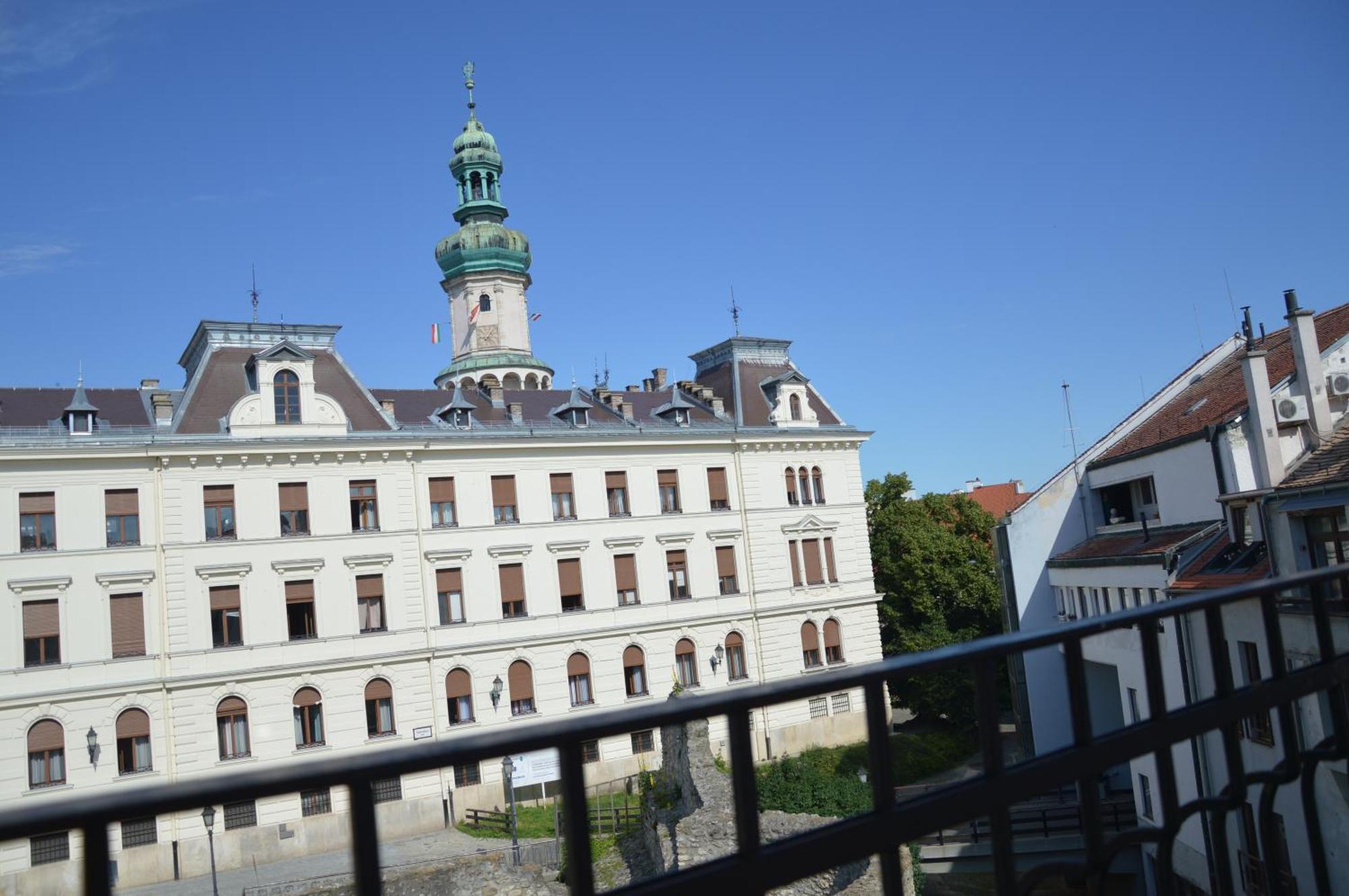 V62 Studio Apartments- In The Downtown Sopron Exterior foto