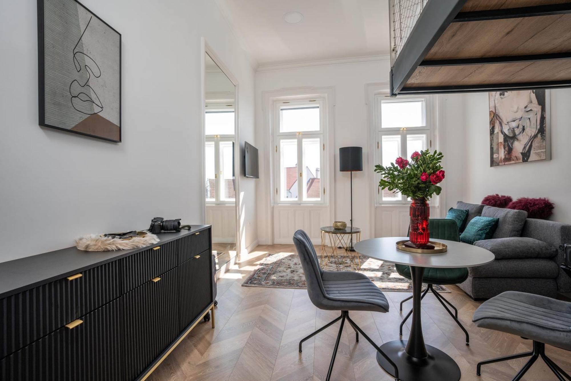 V62 Studio Apartments- In The Downtown Sopron Exterior foto